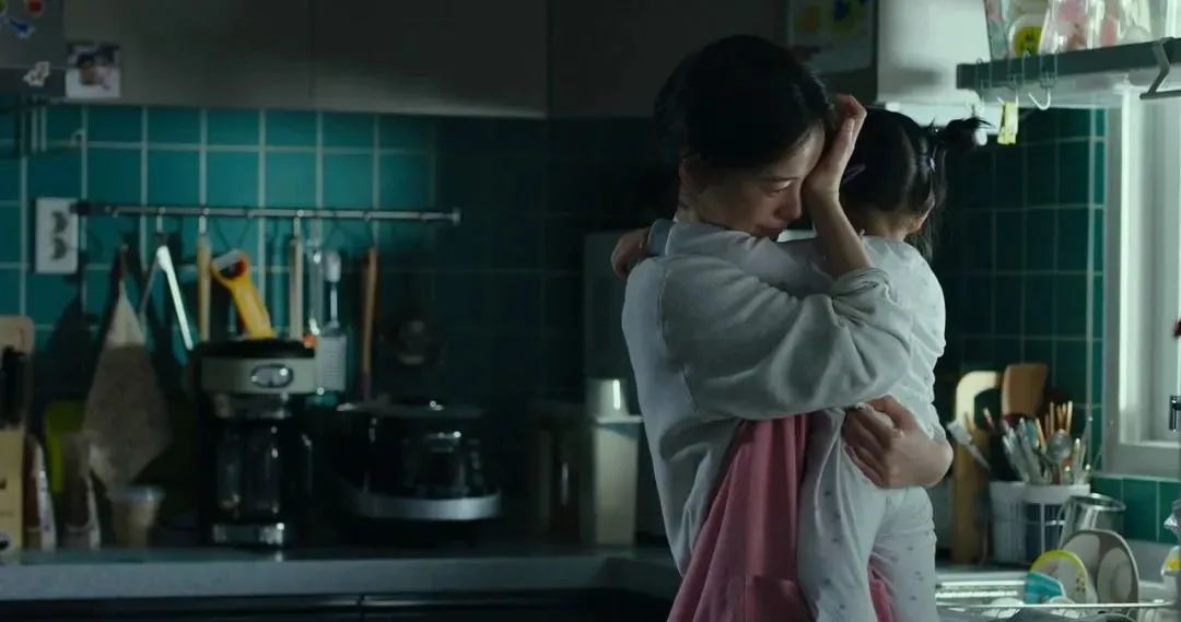 未婚先孕=低人一等？唐山5个月孕妇引产，将胎儿送给男方……