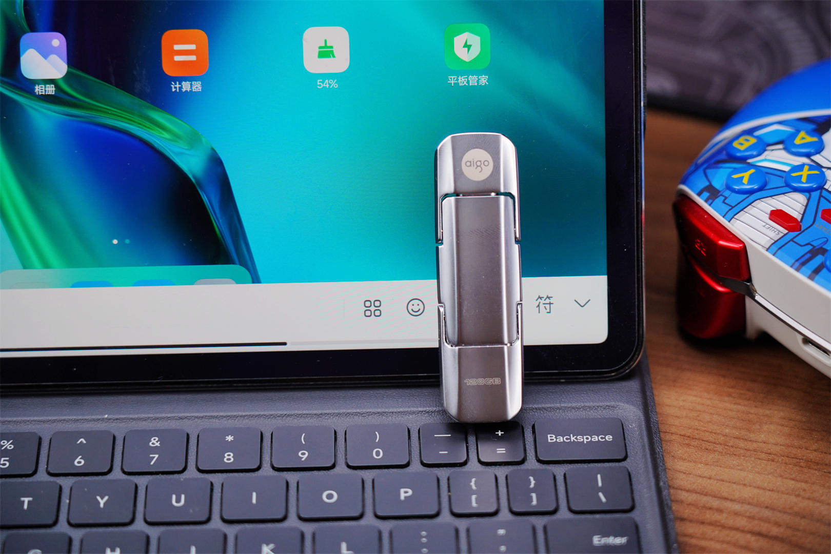 m.2固态硬盘如何当做移动硬盘使用,m.2移动硬盘与固态u盘的区别