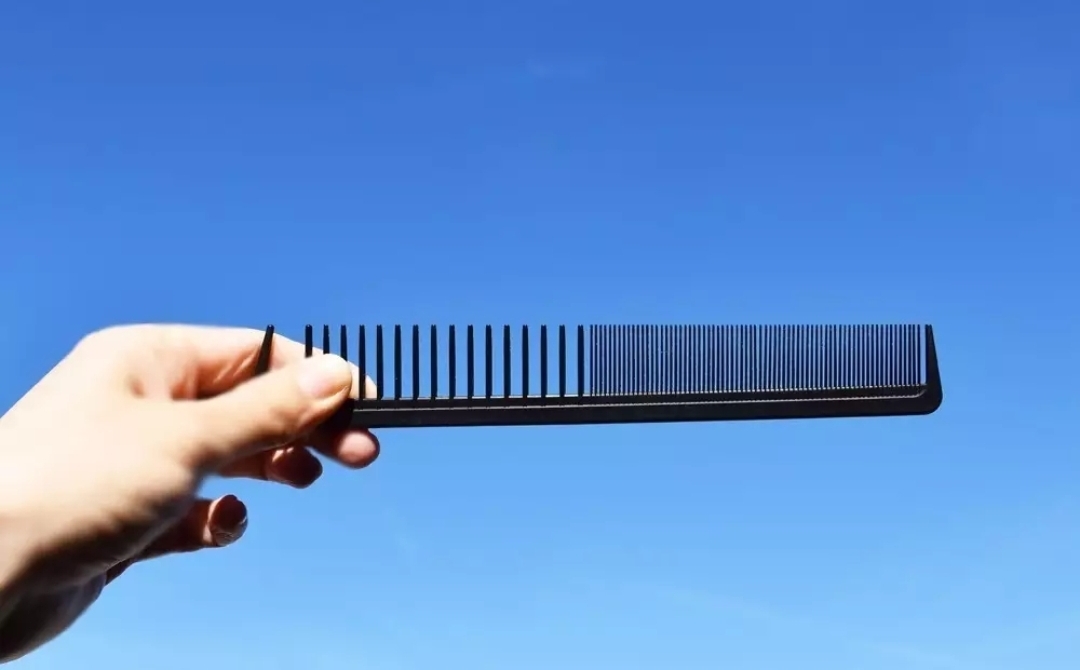 自己理发技巧如何接住碎发,自己理发技巧