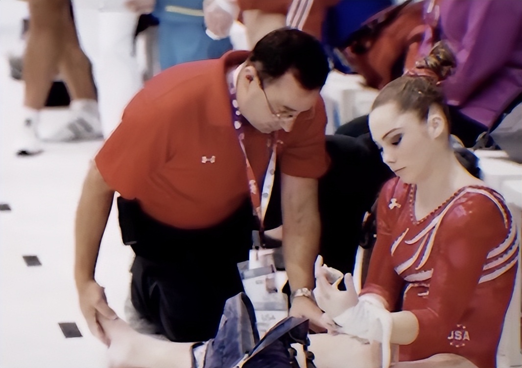 24年侵犯500多名少女，包括多位体操名将，2016年世界体坛大丑闻