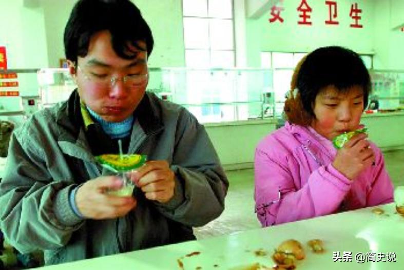 父亲绝症儿子离家出走,父亲精神病女儿12岁打工