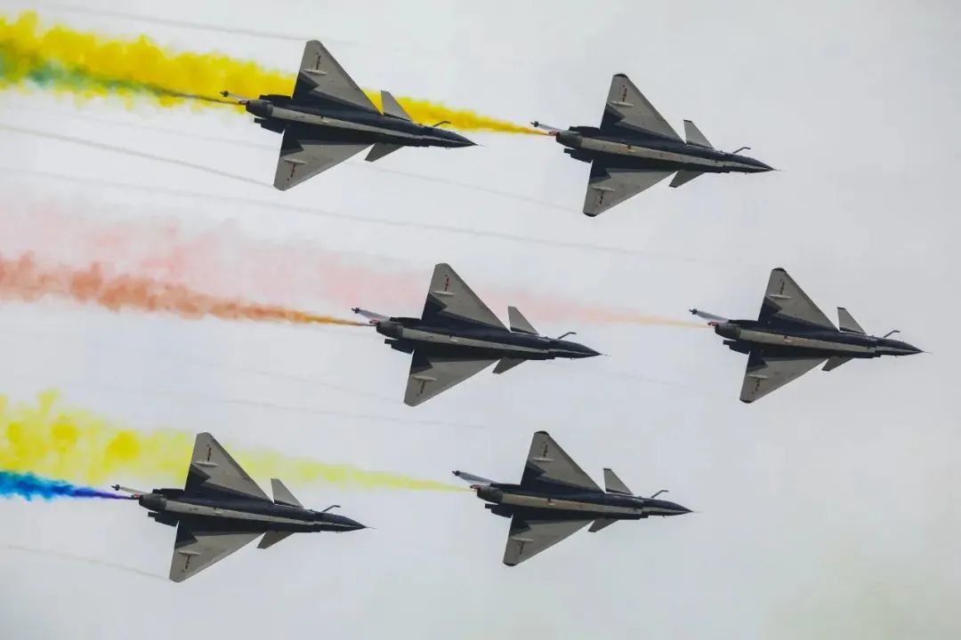 歼10战斗机改装视频,歼10大秀