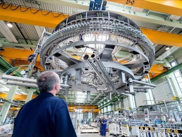 克朗斯最新贴标机,克朗斯饮料灌装贴标机