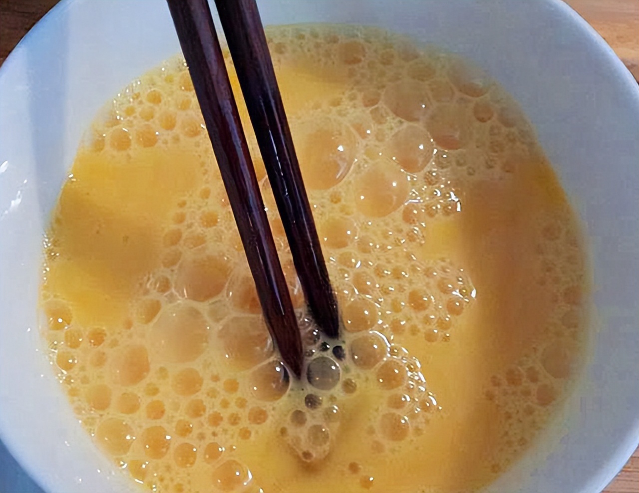 每天喝香油鸡蛋水对身体的好处,喝香油冲鸡蛋有什么好处