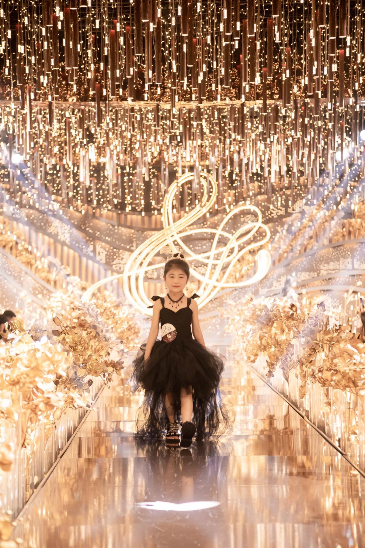 鎱堟邯椤跺皷绔ユā,2023绮捐嫳绔ユā瓒呯骇鑱旇禌