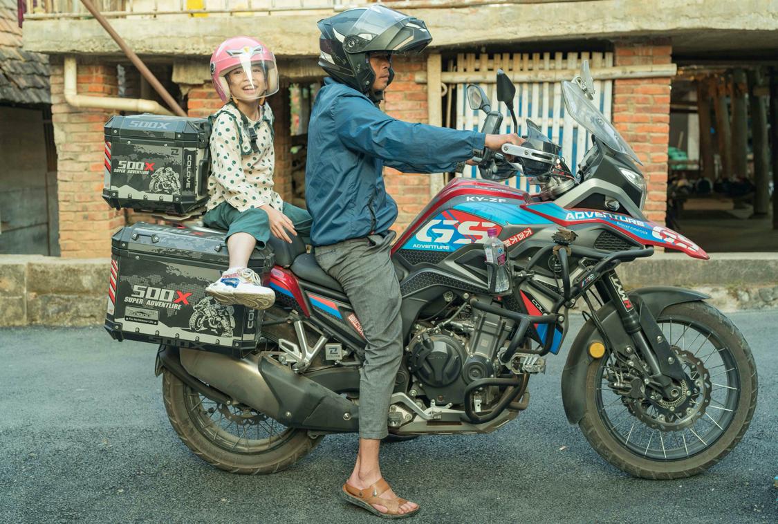 骂版纳是因为你没走出告庄玩版纳跟着小姐姐们走你才晓得味道