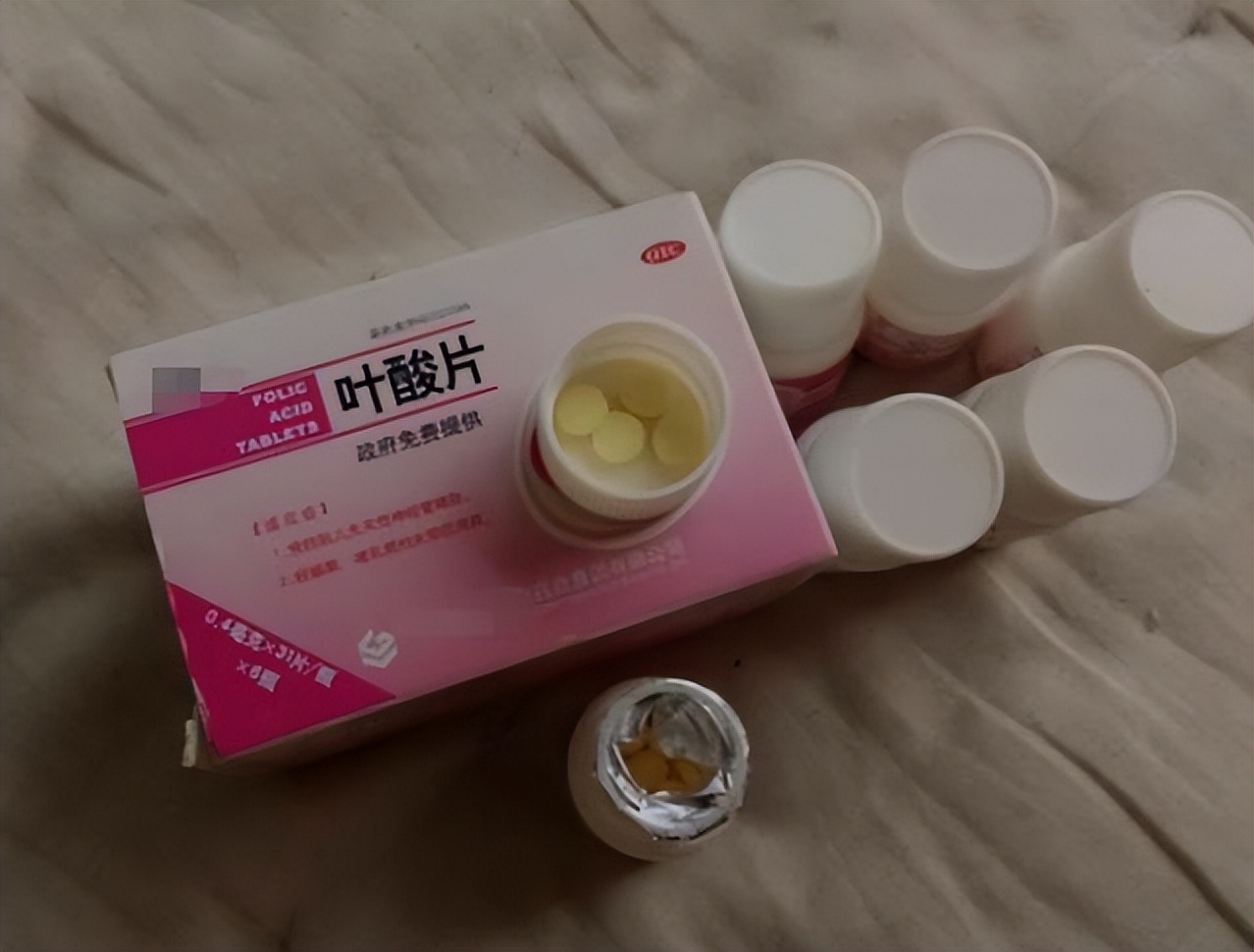 女性54岁有必要每天补充叶酸吗,50岁女性可以长时间服用叶酸吗