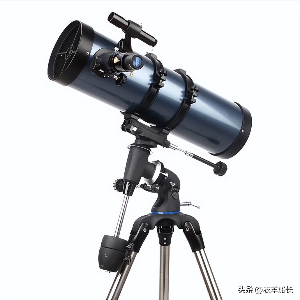 航海科普——海员拿望远镜的习惯动作