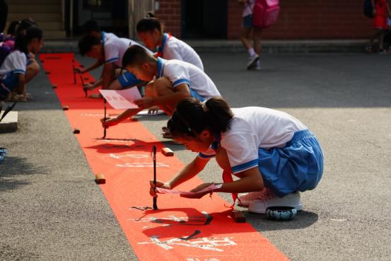开学典礼以奋斗的姿态继续出发,加油开学季筑梦新未来