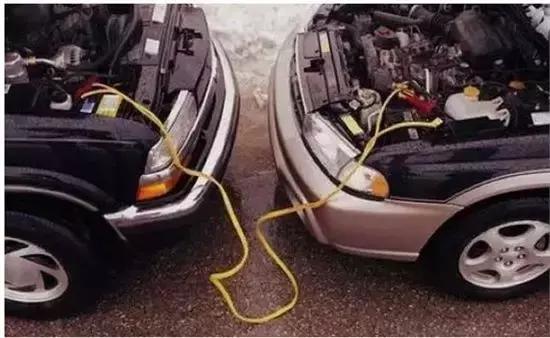 汽车电瓶每天都没电怎么弄,汽车电瓶彻底没电的解决办法