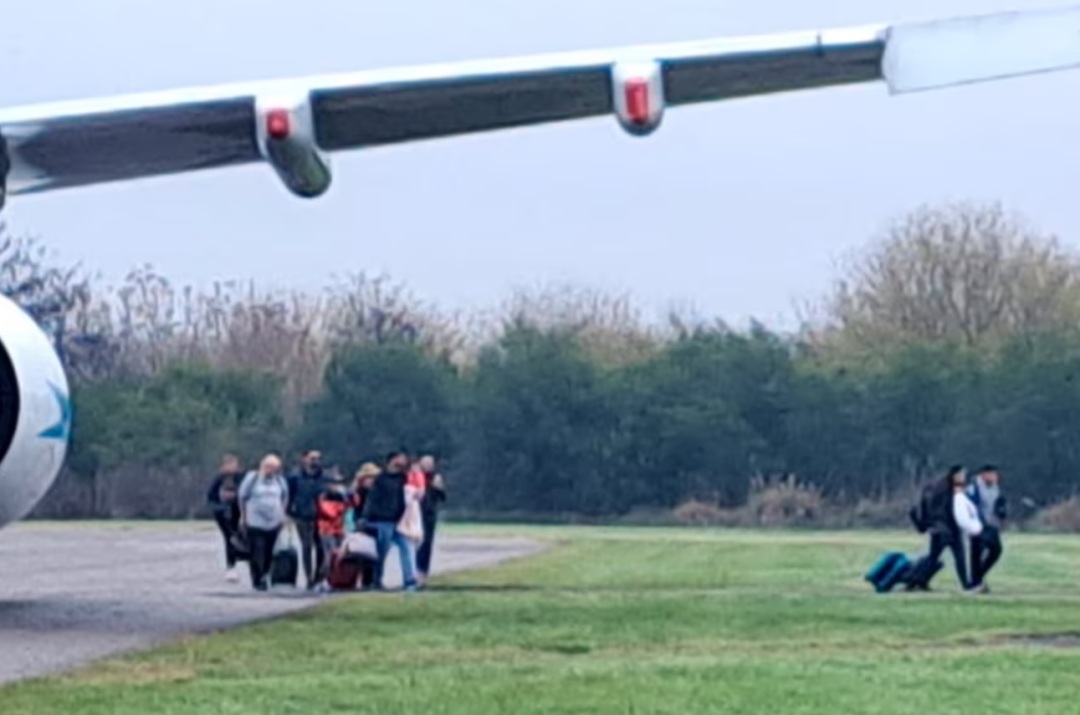 为阻止前男友和新欢旅行，外国空姐谎称机上有*弹炸**？或被判6年！