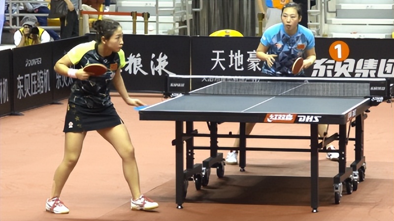 发球跺脚怎么练,刘诗雯大角度快攻