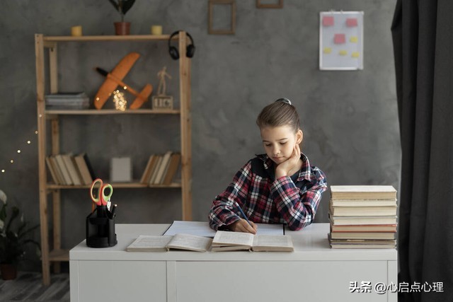 怎么和青春期叛逆的孩子沟通,荆门家庭教育青春期孩子叛逆