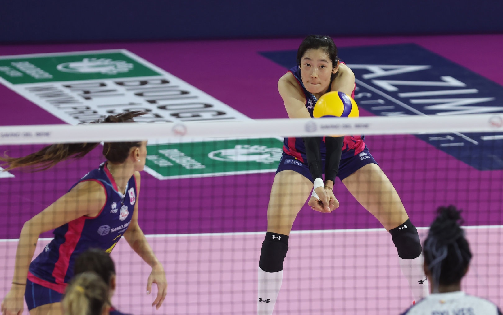 朱婷20分决胜局斯坎迪奇对决,朱婷28分挽救5赛点决胜