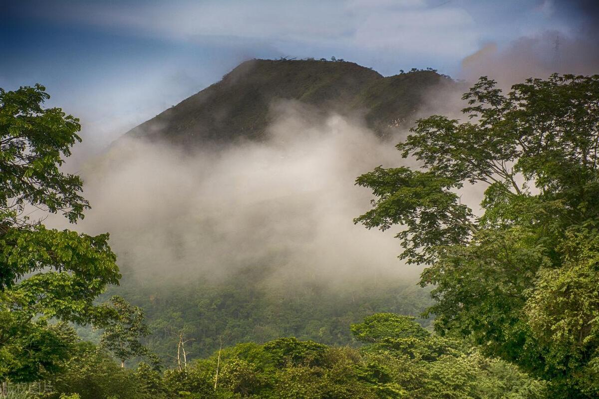 为啥在酒吧喝酒比在酒馆喝的多,酒吧喝酒价格贵