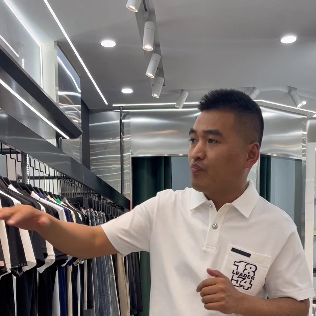 给大家介绍一个新的朋友,给大家介绍一位新朋友