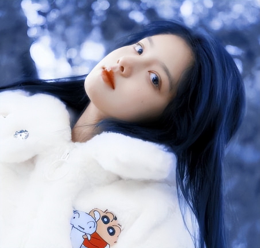 《长风度》我一口气看了8集，奔着“丫鬟”去的，艾米造型太惊艳