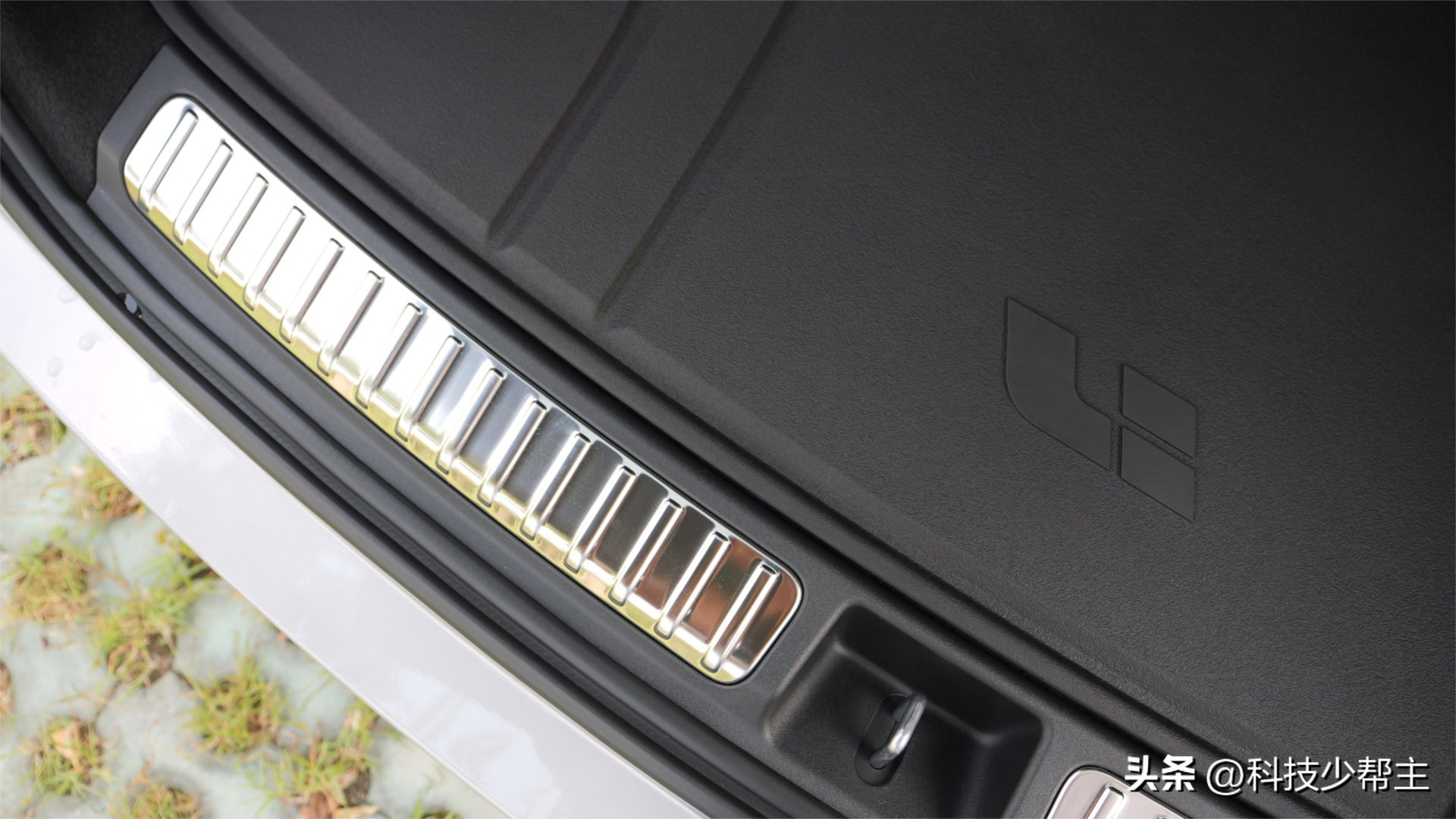 理想l9高档脚垫tpe,理想l9tpe脚垫怎么铺