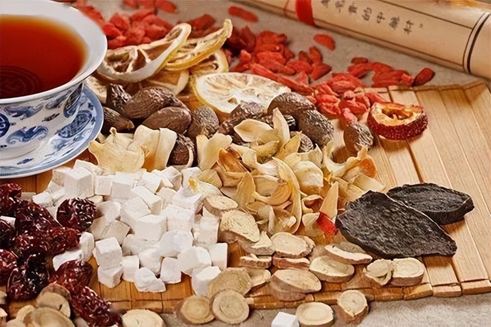 总是冒虚汗睡不好?可能是更年期,中医告诉你几个调理身体小妙招