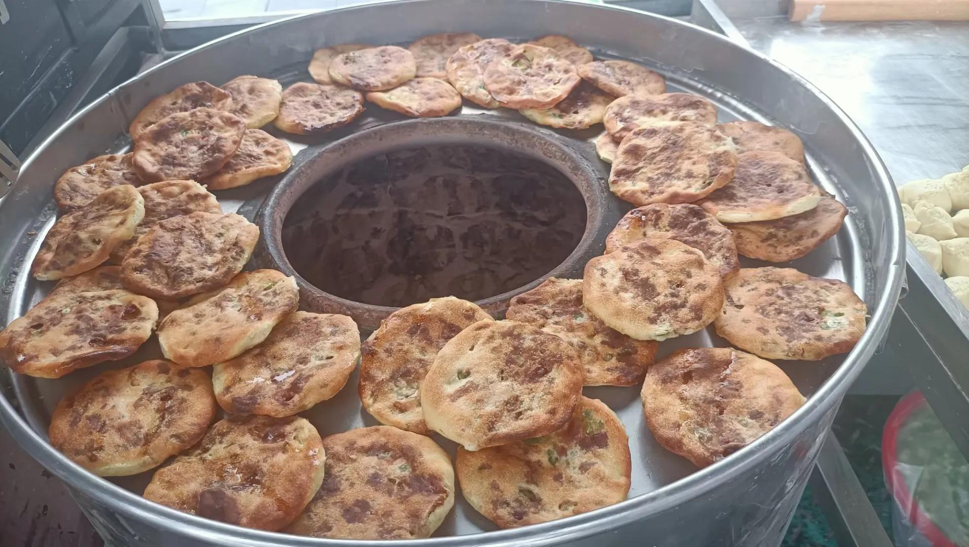 烧饼炉炉壁上油污怎么清除,燃气烧饼炉从风口出火怎么办