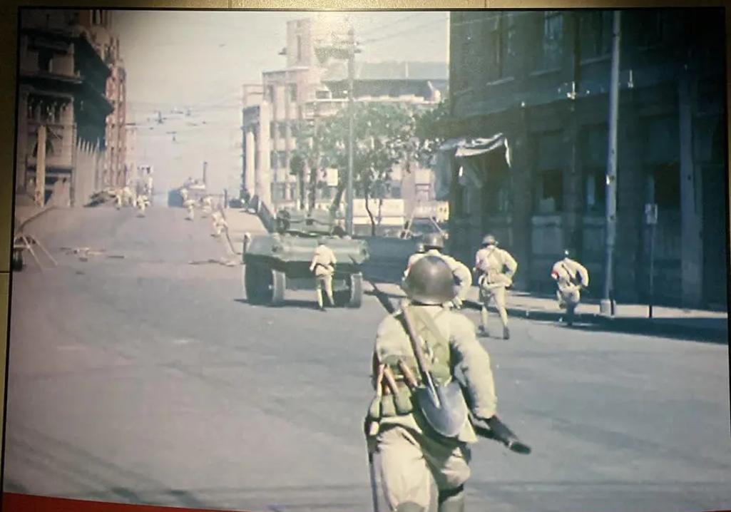 1955年，蒋介石指着十大元帅名单，对宋美龄苦笑：这个人太厉害了