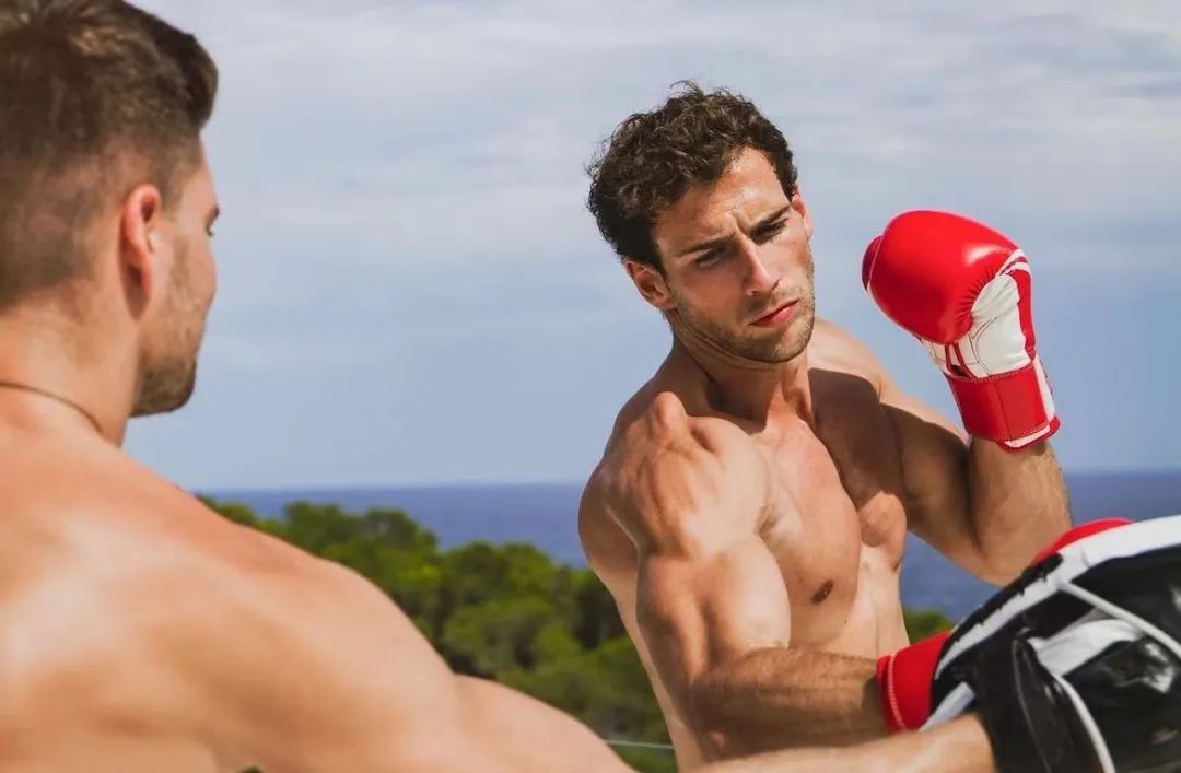 不懂球也看世界杯,不懂球但看世界杯