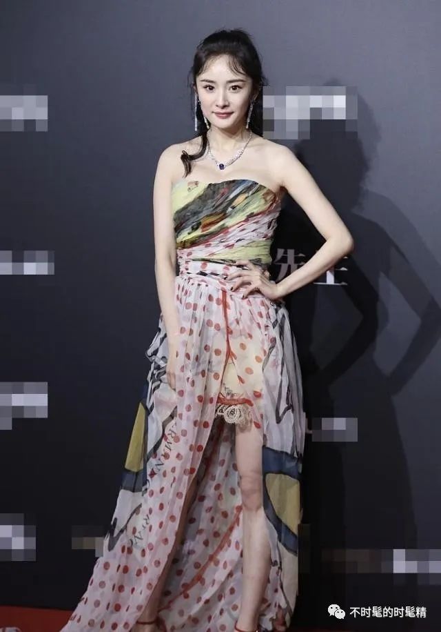 胸大怎么穿衣服不会凸出来,胸大怎么穿衣服不肿