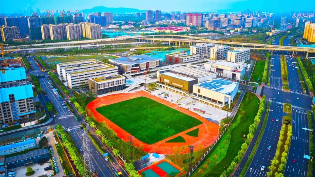 南京中华中学和雨花中学哪个好,南京高中教育