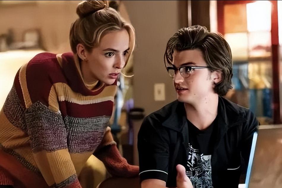 影片中的捏造故事，是艺术品的创作本质，从而实现“自然”