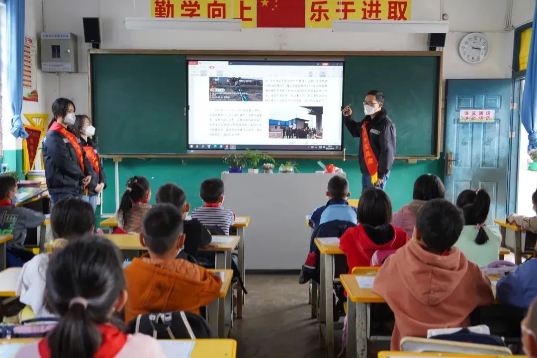 高铁爱路护路宣传视频,铁路爱路护路宣传视频昆明