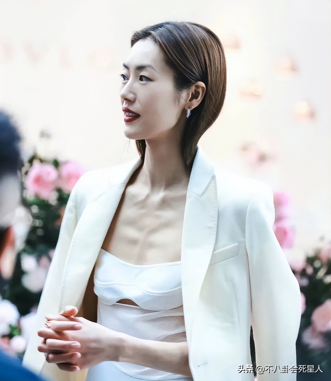 姚晨红毯造型翻车盘点,姚晨红毯奇葩