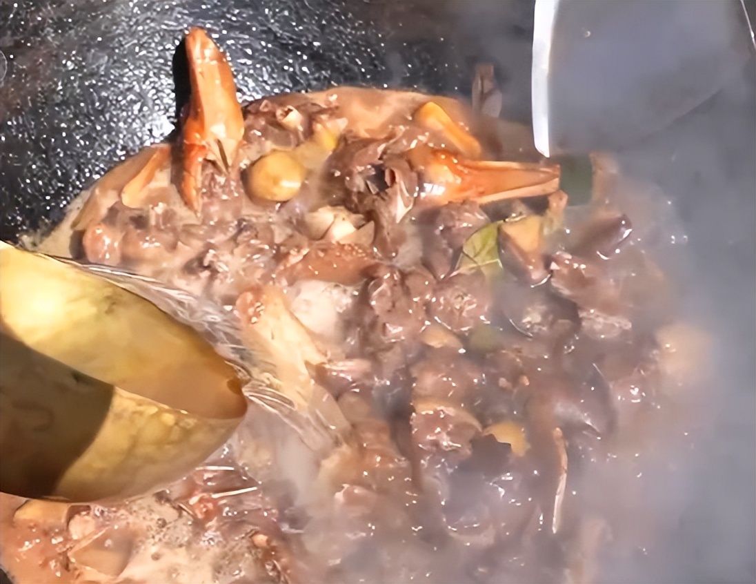 返乡创业养鱼一年要卖五十万,男子回乡养鱼创业年销售额上千万