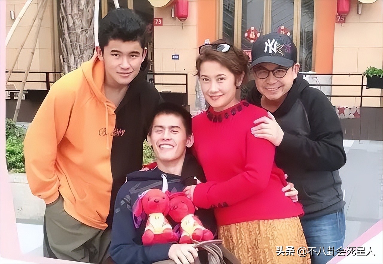 有大陆居住证的台湾明星,港台艺人内地居住证