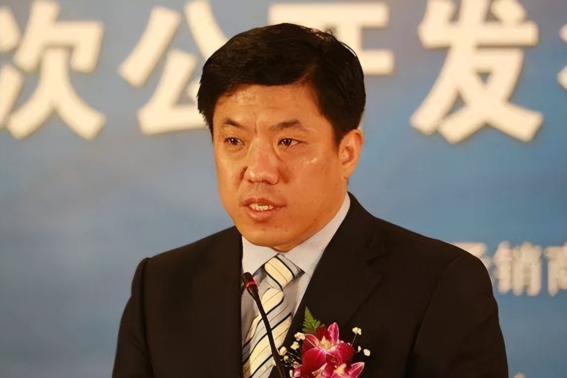 内蒙首富杜江涛，白手起家创造商业帝国，如今身价300亿