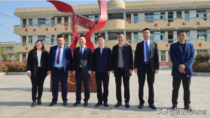 天岗湖中学：校友回访显真情感恩教育促提升