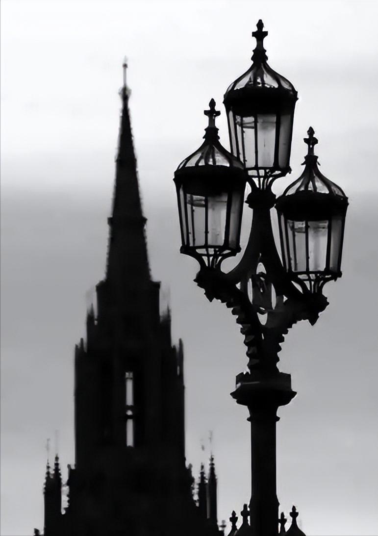 火葬场抬尸禁忌故事,土葬火葬场烧尸民间故事