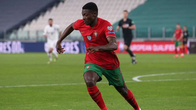 精彩回顾c罗10次拯救葡萄牙时刻,轻松过关一好还是轻松过关二好