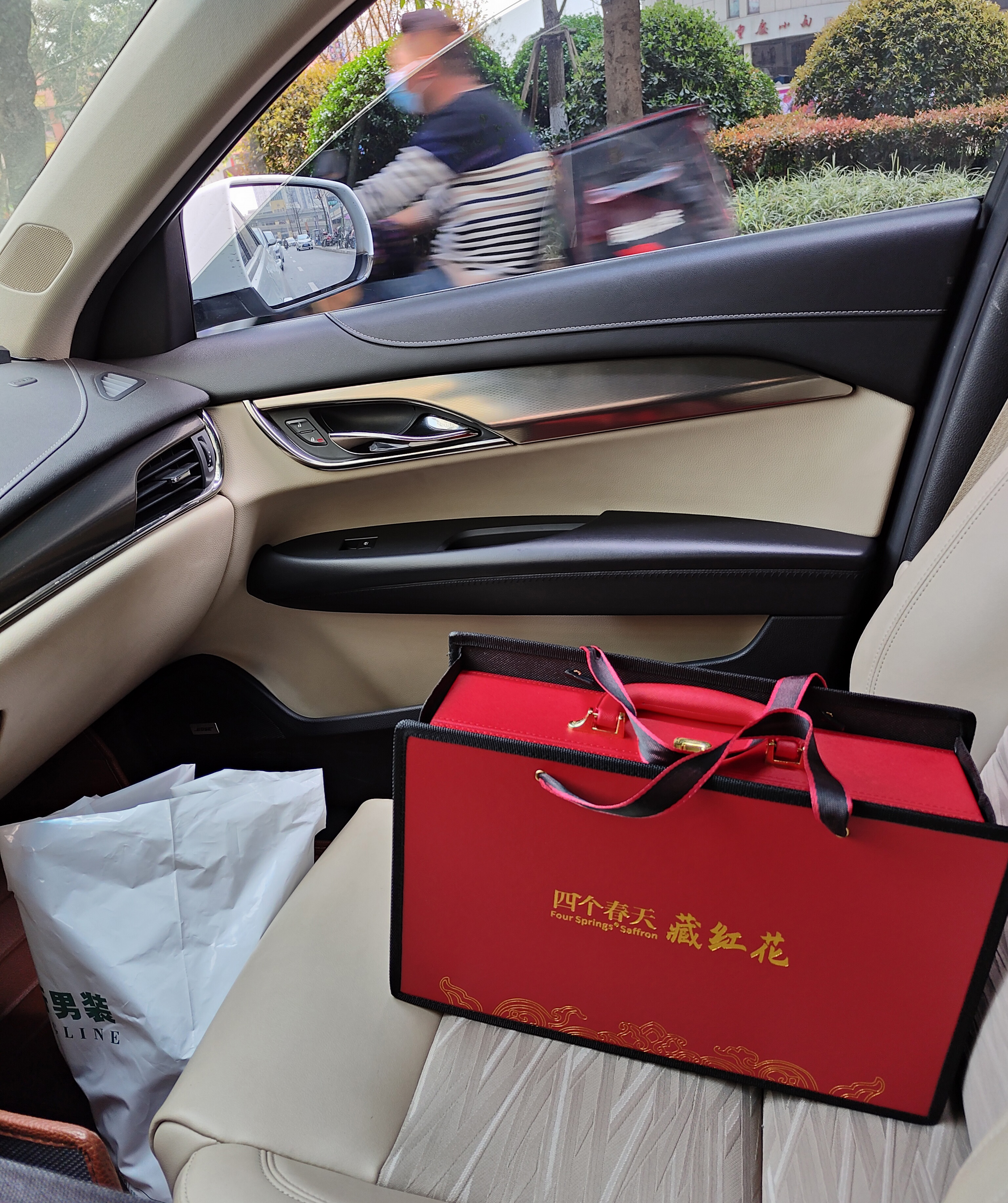 适合给女性同事送的生日礼物,送女性同事的办公室礼物实用