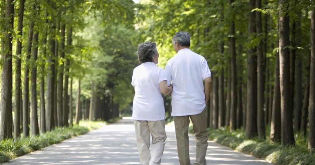 坚持走路锻炼有这5大好处,走路运动有7大好处值得你坚持