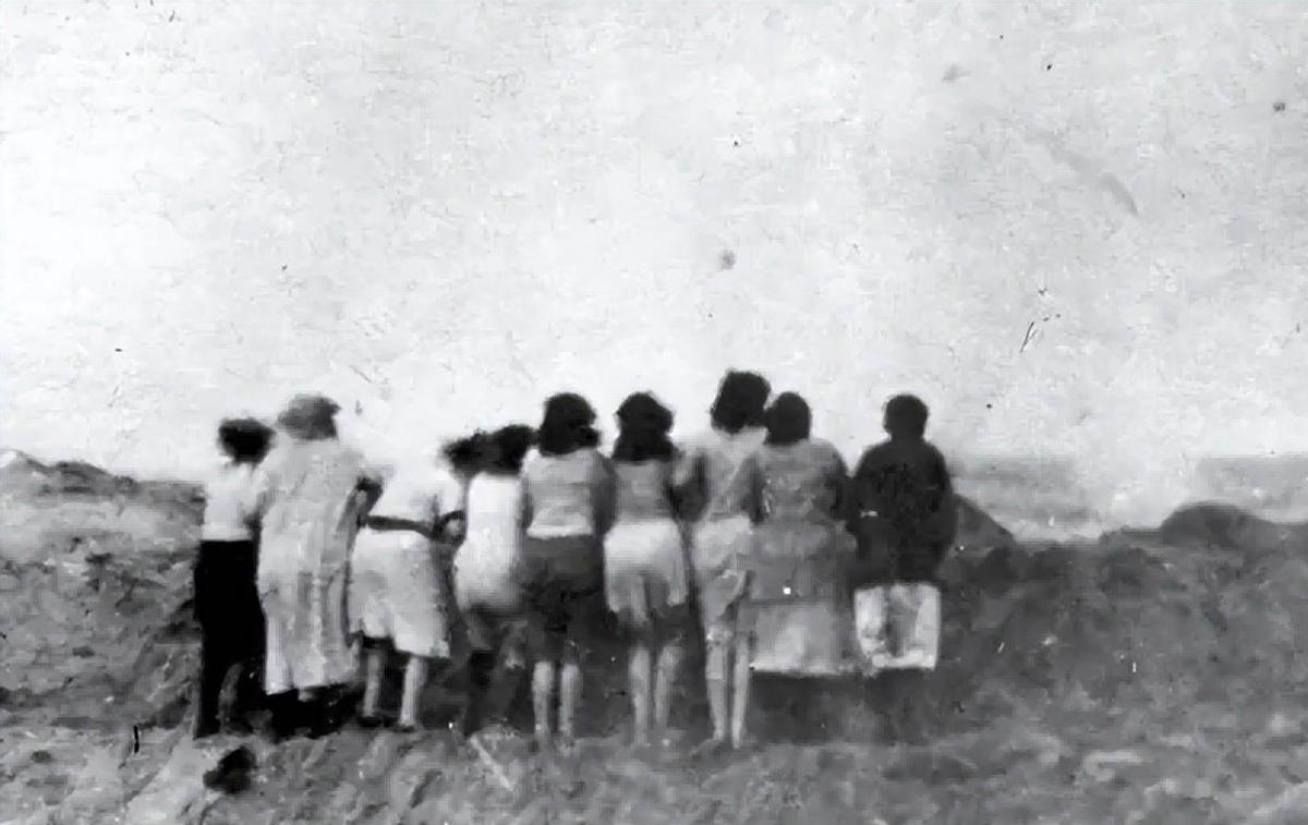 绾崇补寰峰浗灞犳潃鐘瑰お濂充汉,绾崇补灞犳潃鐘瑰お濡囧コ绾疄