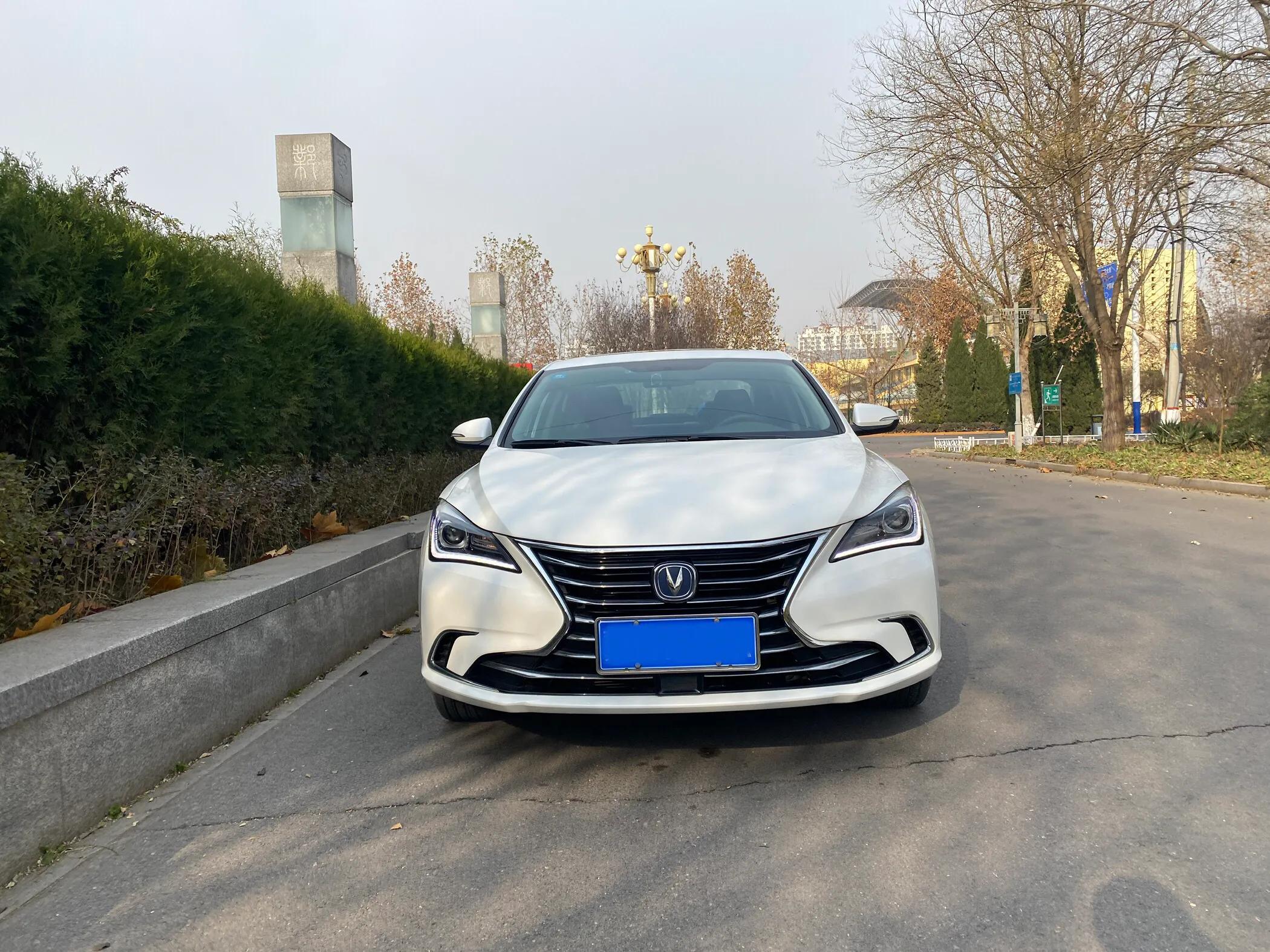 不到九万买啥车,性价比最高的长安逸动