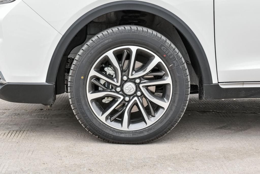 宝骏7305座,2021款宝骏730cvt试驾