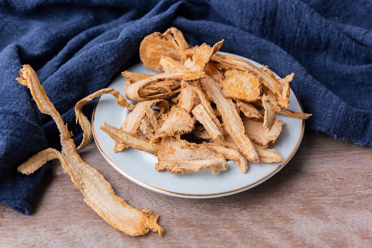 睾丸出汗潮湿中药能调吗,睾丸潮湿出汗臭