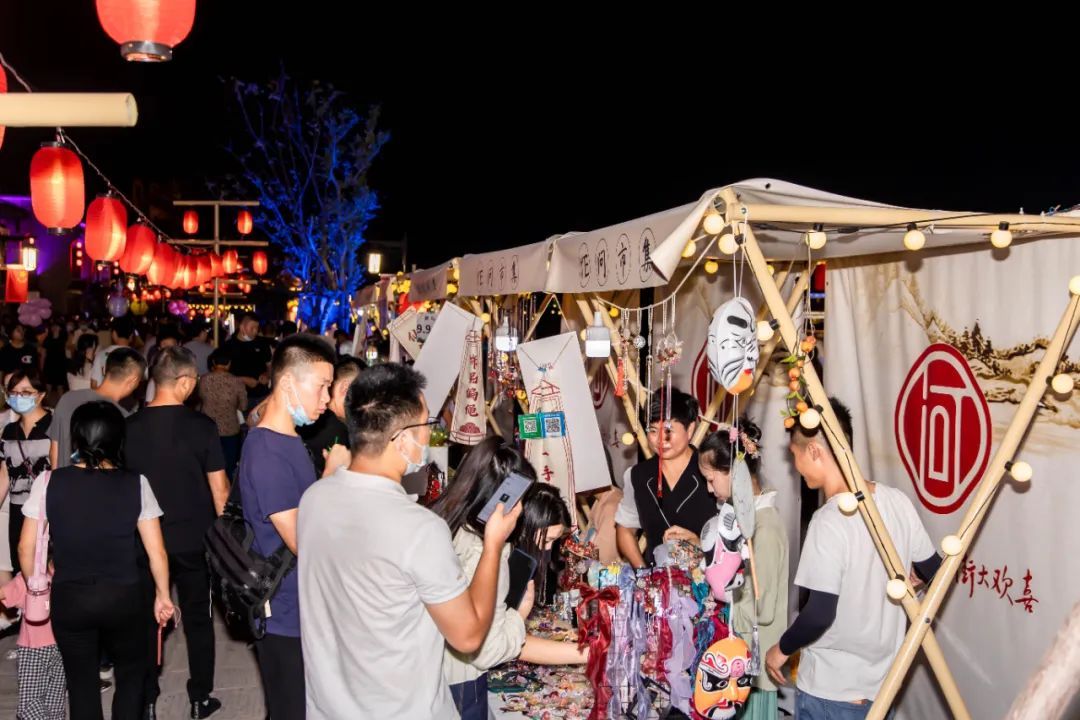 黄山风景屯溪老街,夜游黄山屯溪老街一角