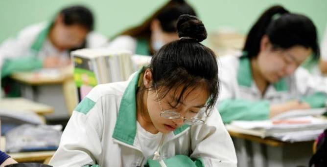 16岁女孩懒得考清华北大,懒到家的孩子