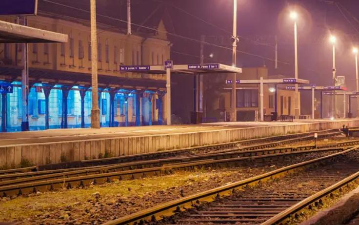 温州小伊伊现状,温州动车事故小伊伊谁救的