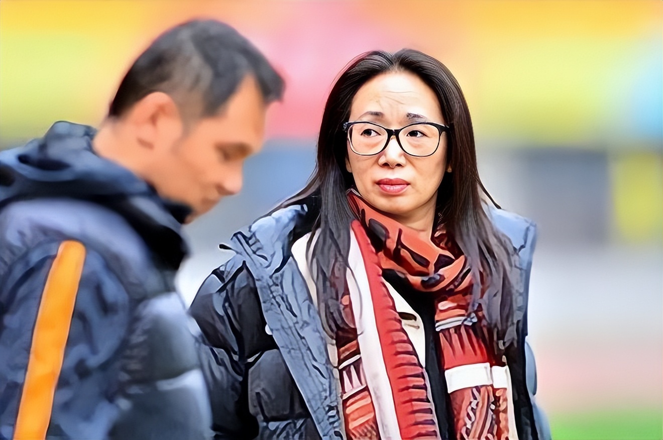 23岁女富豪生活奢靡,黑龙江女首富离婚