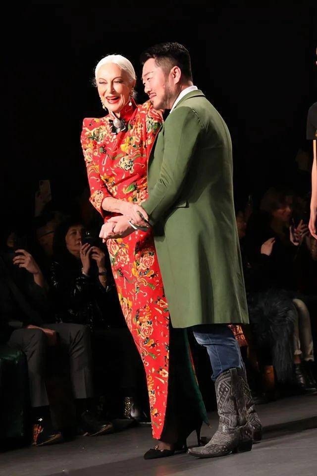 岁月不败美人老奶奶,92岁超模卡门岁月从不败美人