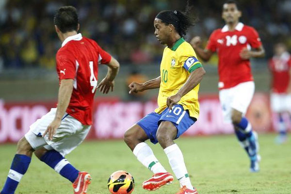 世界杯大罗钟摆过人,世界杯小罗经典时刻