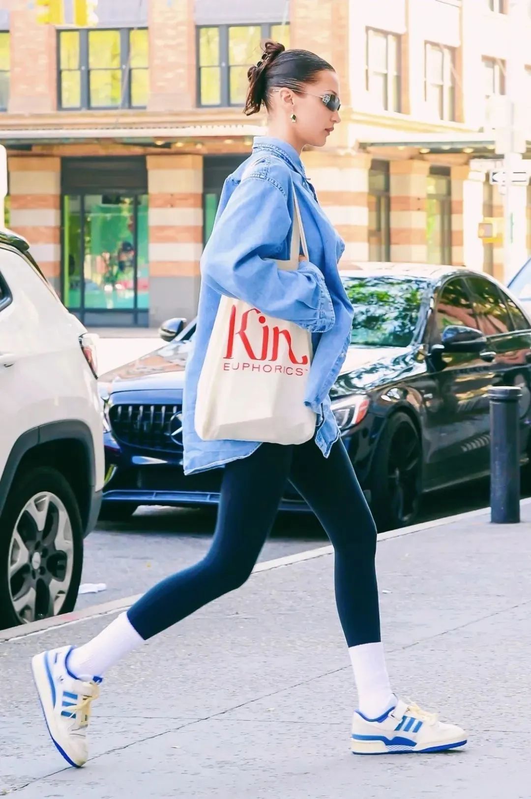 最近Bella让这双复古球鞋重新火起来了！火到一鞋难求